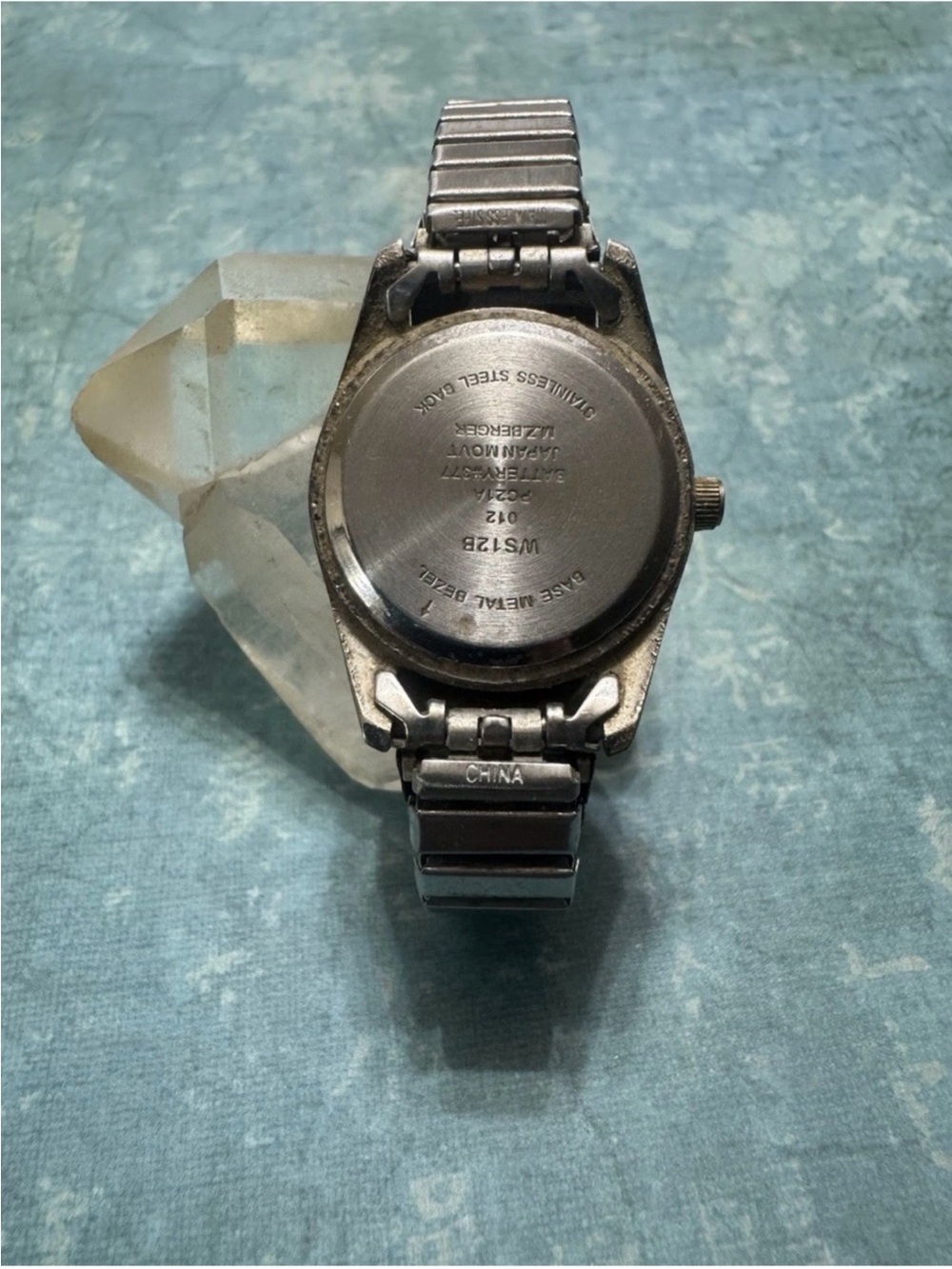 VINTAGE M Z BERGER LADIES TWO TONE STRETCH BAND WATCH - Picture 4 of 8